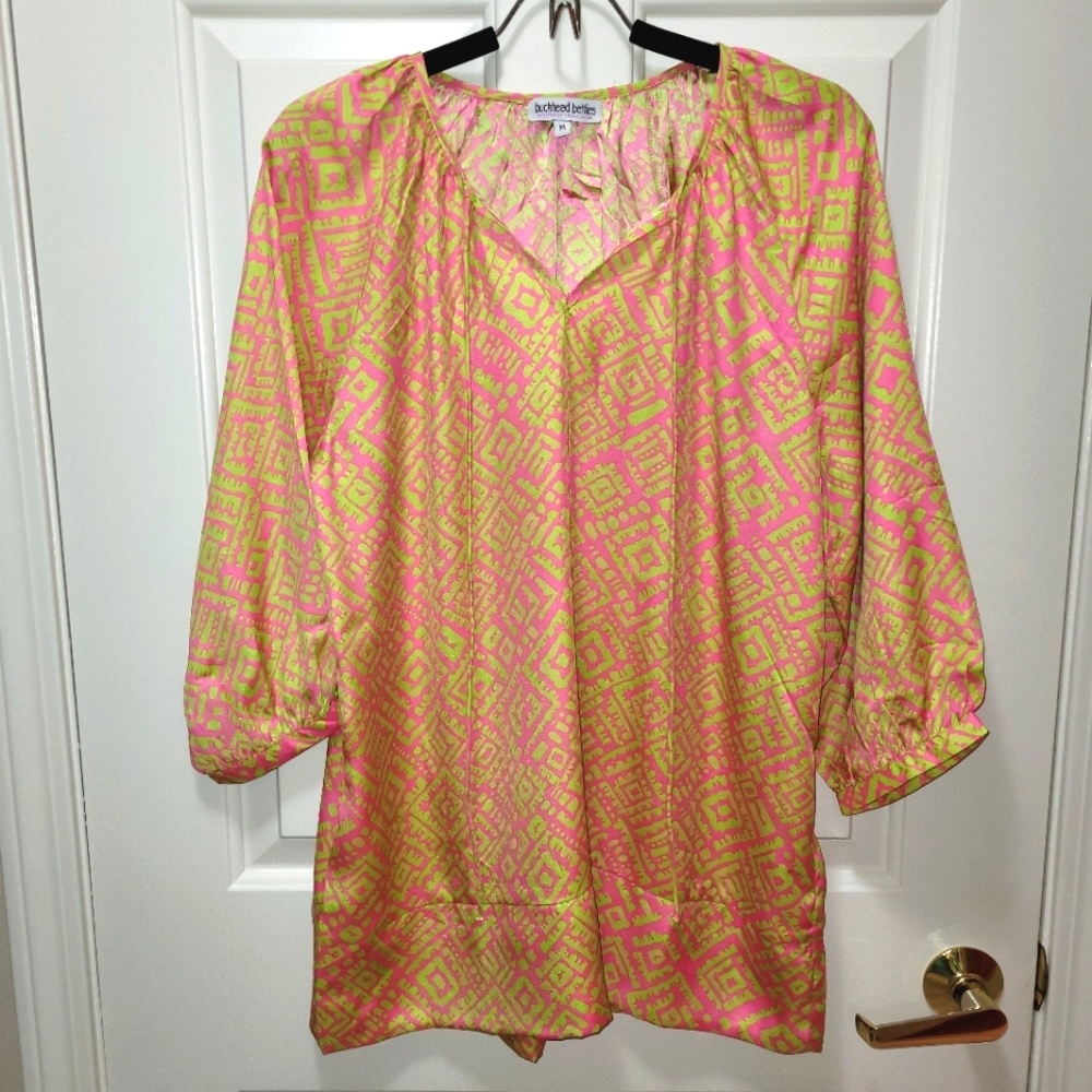 💞 NWOT Buckhead Betties Neon lime & pink blouse - M